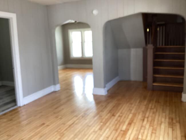 Building Photo - 5 bedroom single family home