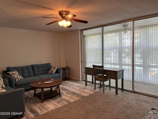Building Photo - 1224 S Peninsula Dr
