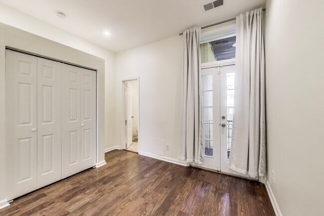 Building Photo - Peaceful 2BD/2BA - Two Level Condo in the Heart of Dupont Circle!