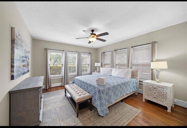 Building Photo - 1629 Castle Ct