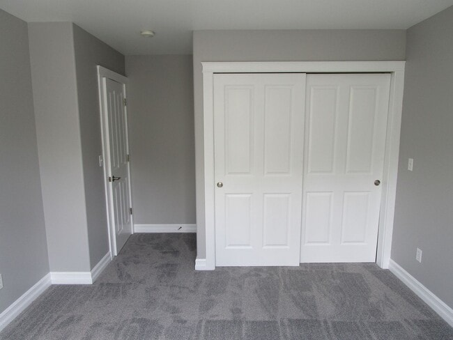 Building Photo - 2504 Fir Crest Blvd