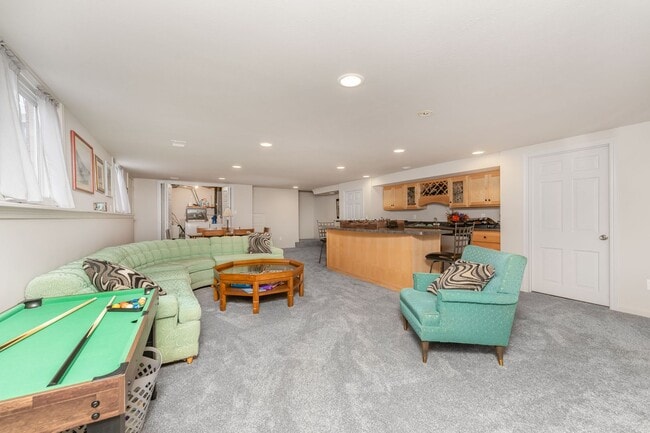 Building Photo - Four Bedroom Home in Portage