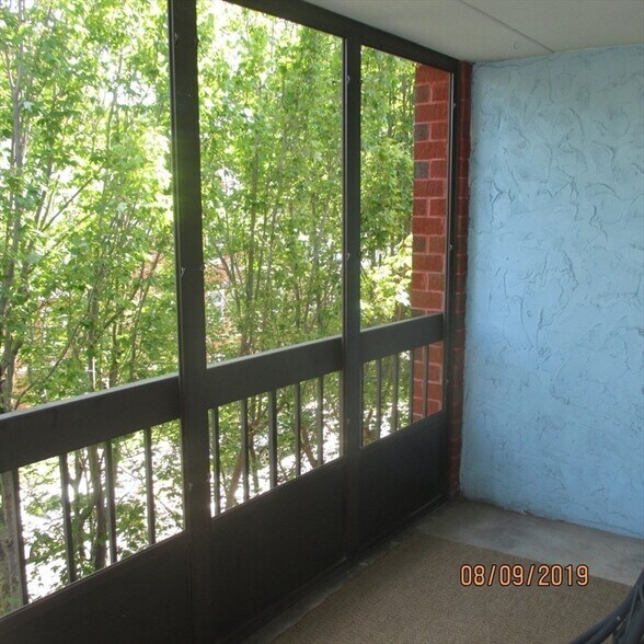 Building Photo - 181 Green St