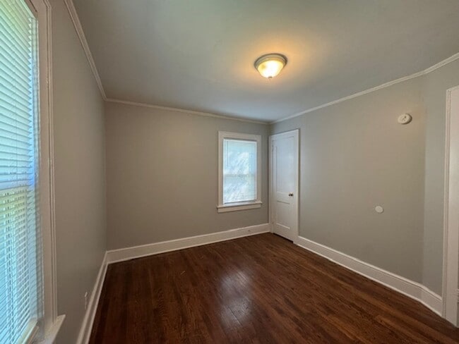 Building Photo - Adorable 2 Bedroom-1 Bath Bungalow within walking distance to Downtown Greer - Very Convenient