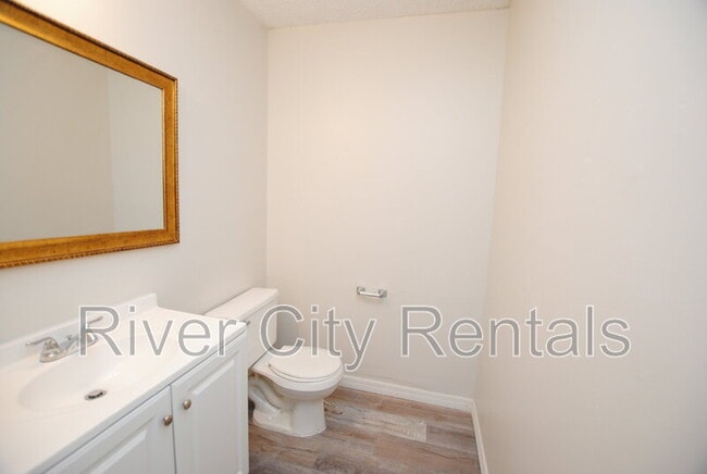 Building Photo - 2430 N Seabury Pl