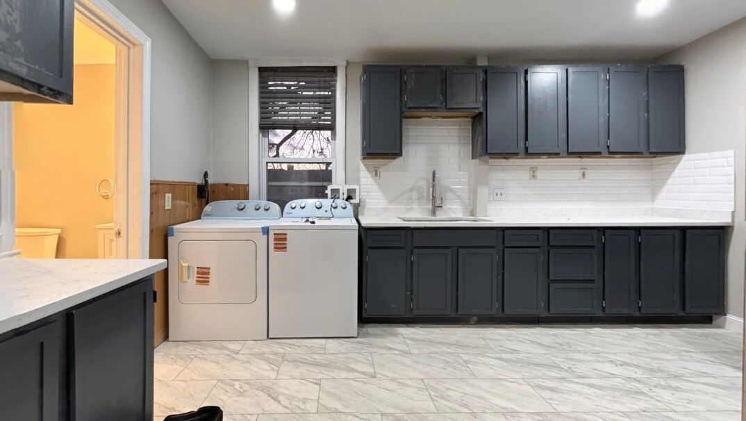 Building Photo - 84 Chatham St