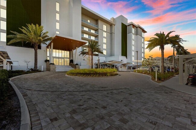 Building Photo - 1020 Sunset Point Rd