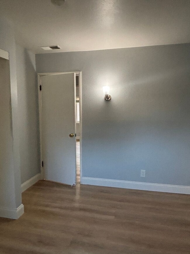 Building Photo - PET FRIENDLY 3 BED/1 BATH in Palo Alto Available Now
