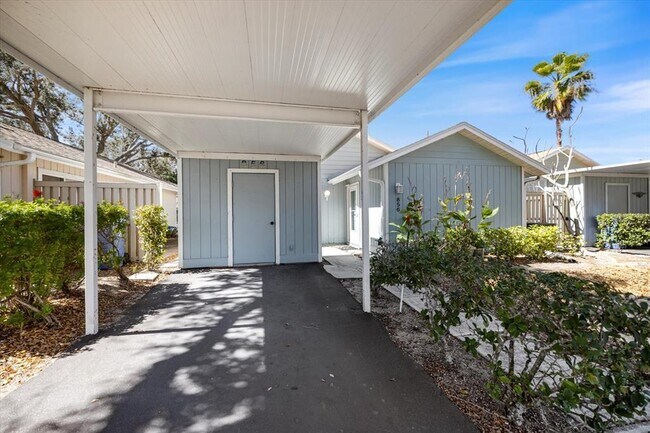 Building Photo - 856 Chatham Dr