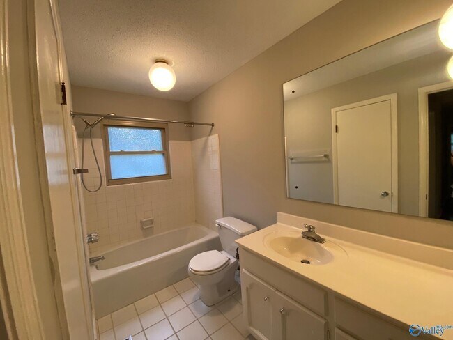 Building Photo - 710 Mountain Gap Rd SE