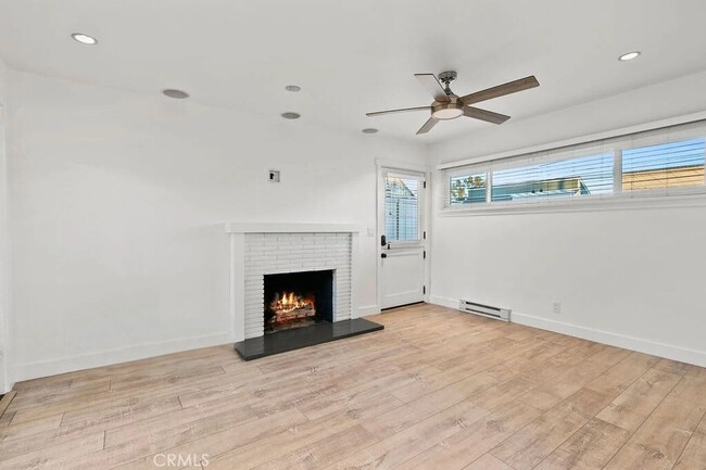 Building Photo - 256 Avenida Madrid