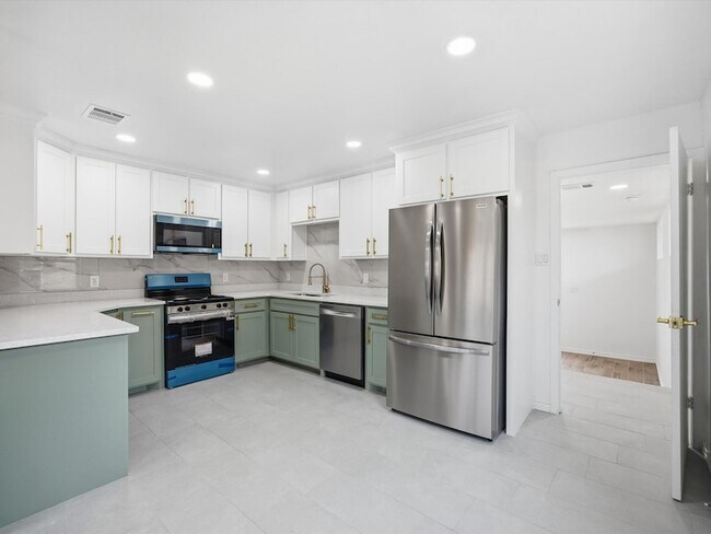 Building Photo - 10270 Kilkenny Pl