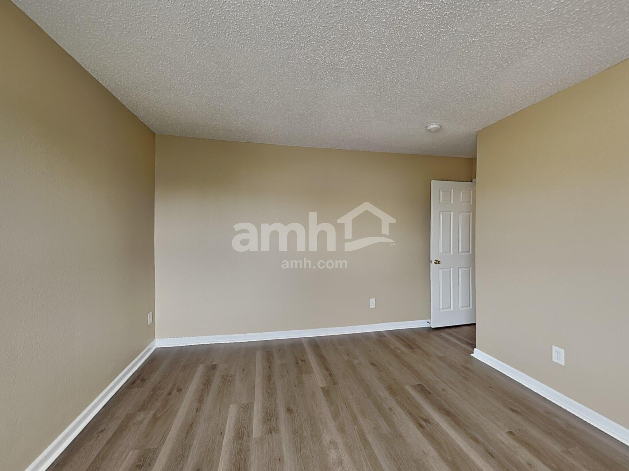 Building Photo - 5440 Shamus Dr