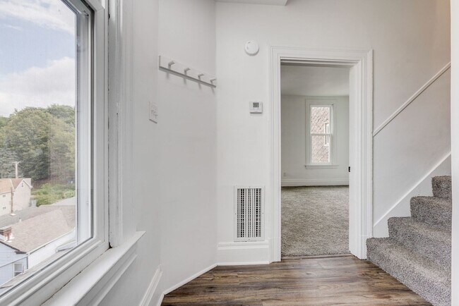 Building Photo - 2637 S 18th St