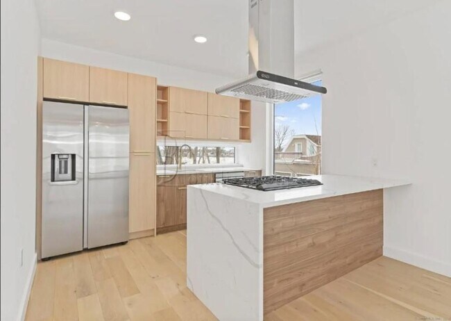 Building Photo - 3 bedroom in NEW HAVEN CT 06513