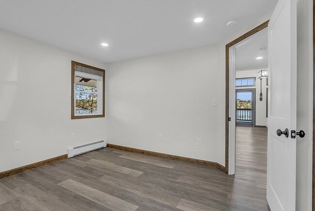 Building Photo - 23 Laurie Ln