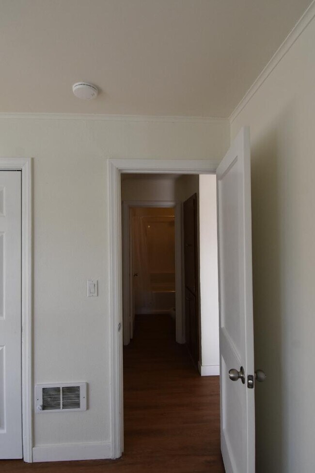 Building Photo - 1817 Birch St