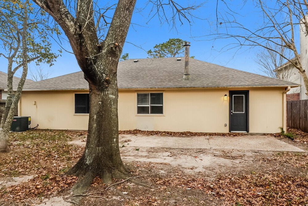 Building Photo - 18718 Timber Trace Dr