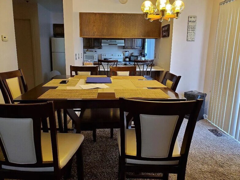 Building Photo - 1177 N Fairfield Rd