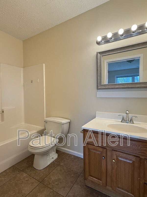 Building Photo - 2 Jenny St