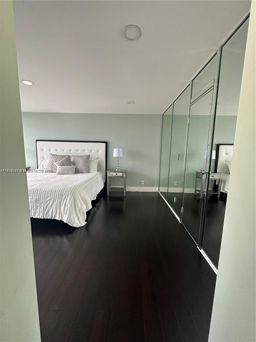 Building Photo - 2017 S Ocean Dr