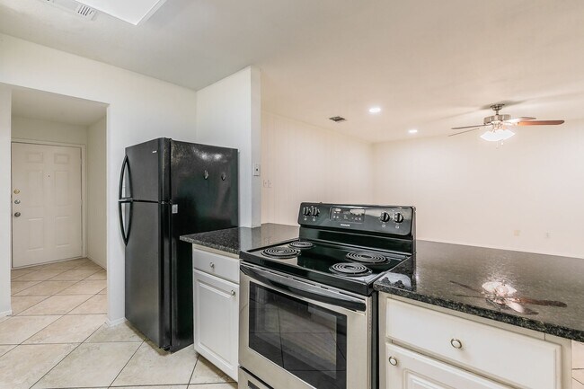 Building Photo - Charming and Updated Home in White Settlement