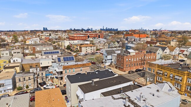 Building Photo - 497 Avenue A