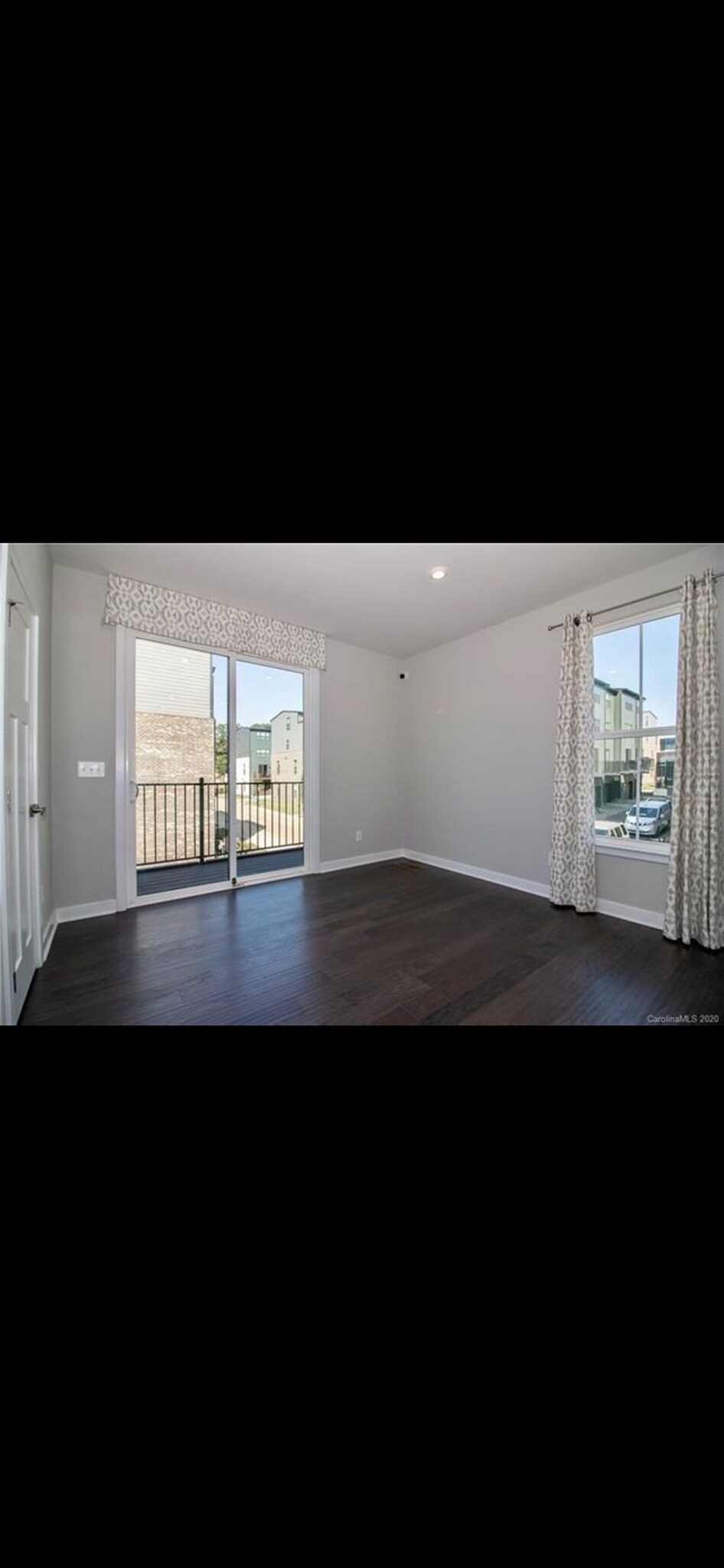 Building Photo - 458 W Tremont Ave