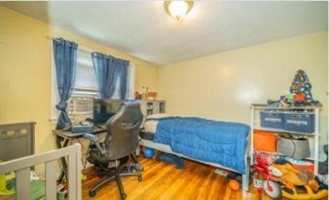 Primary Photo - 21 Weymouth Ave