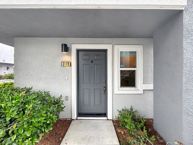 Building Photo - SD: Bright 2BD/2.5BA Townhome in Point Loma with Fireplace, Private Balcony & Tandem Garage