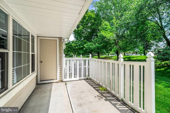 Building Photo - 706 Oswego Ct