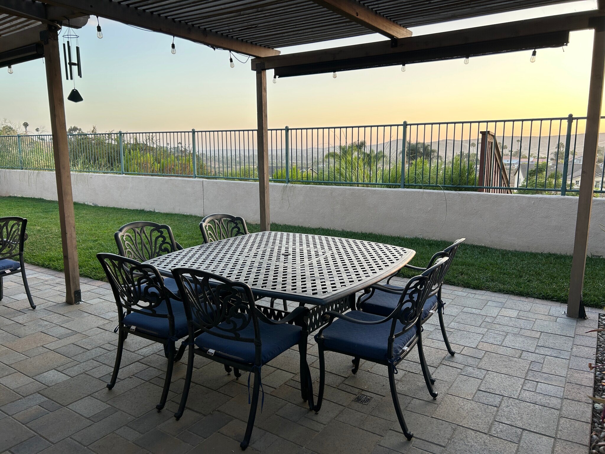 Building Photo - 913 Glendora Dr
