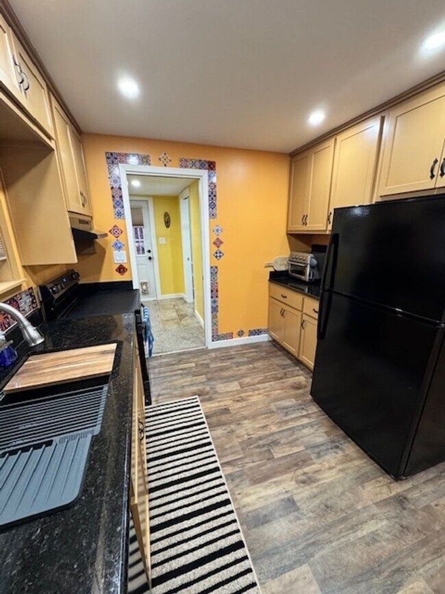 Building Photo - SHAS2352