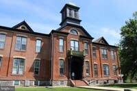 Building Photo - 745 Manor St