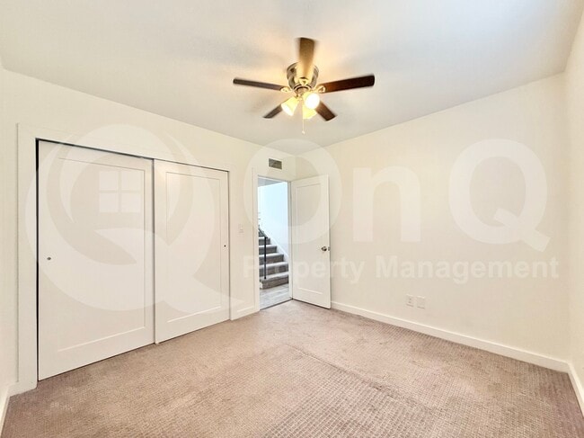 Building Photo - 2113 E Dunbar Dr