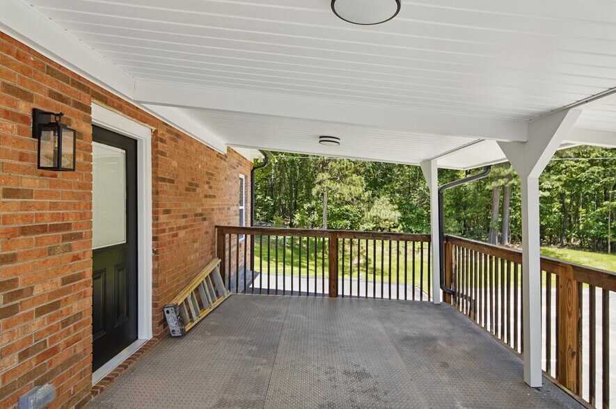 Building Photo - 216 Legion Dr