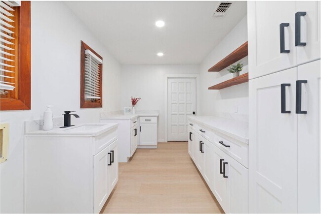 Building Photo - 11411 Ash Creek Dr