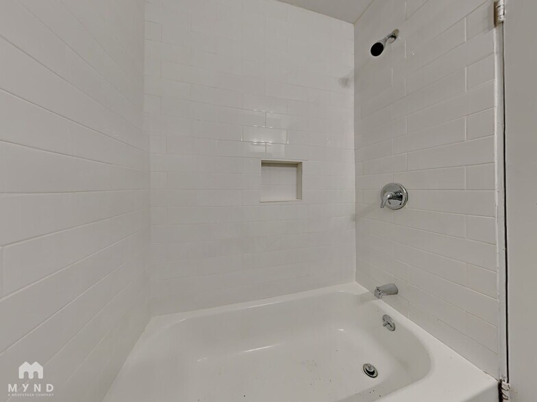 Building Photo - 6127 Heatherbrook Dr