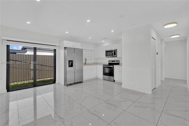 Building Photo - 2490 NW 44th St