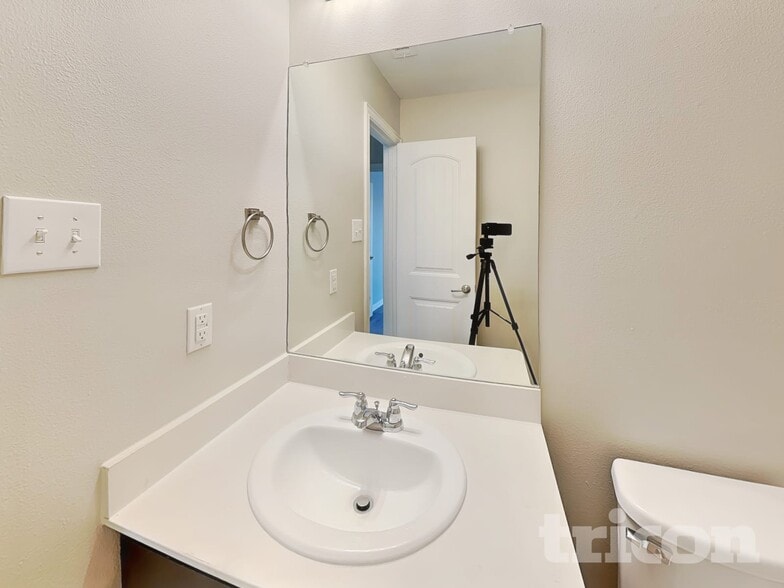 Building Photo - 9100 St Barts Rd