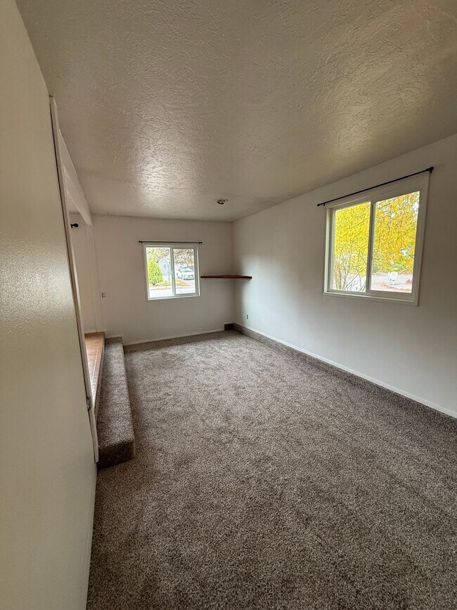 Building Photo - 3 Bedroom, 1 Bathroom House in Bellingham