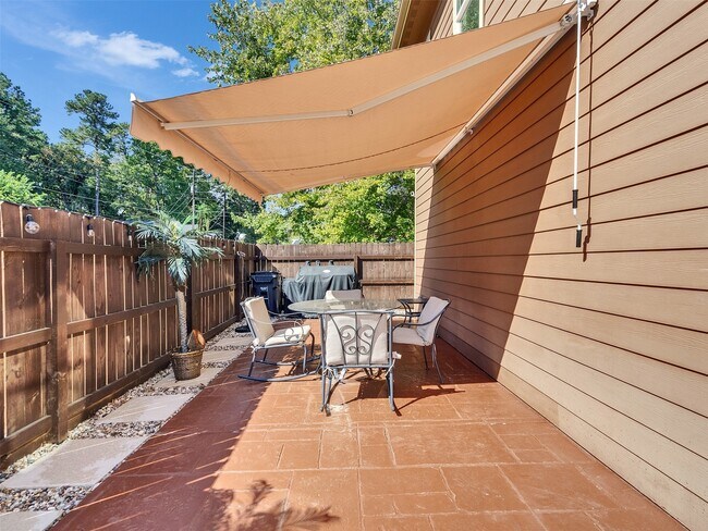 Building Photo - 16984 W Juneau St