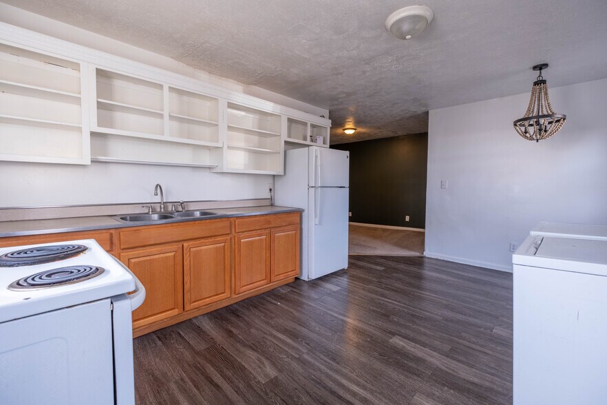 Building Photo - 175 Gillette Ave