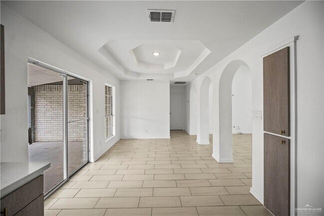 Building Photo - 4601 Thunderbird Ave