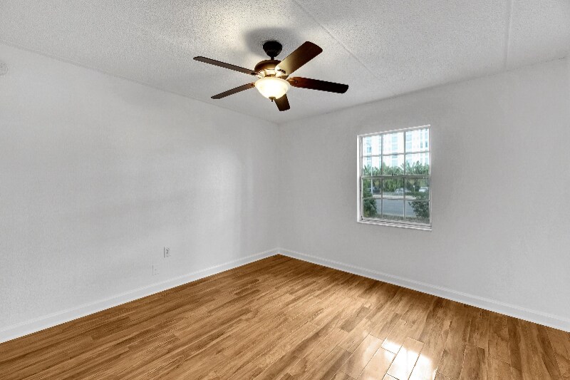 Building Photo - 5304 W Kennedy Blvd