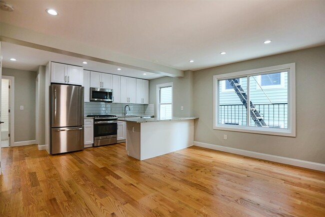 Primary Photo - 349 Mt Pleasant Ave