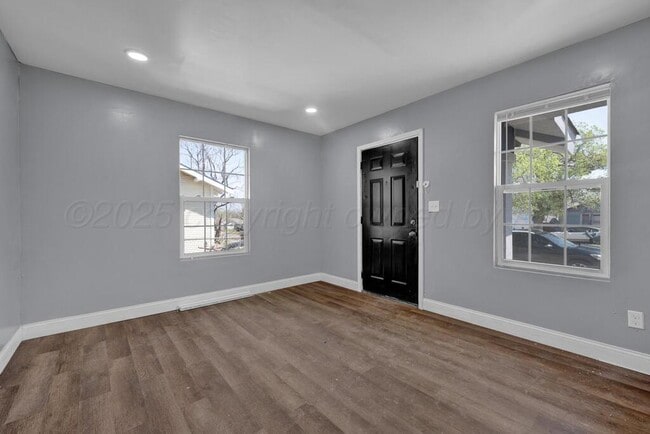 Building Photo - 316 S Louisiana St