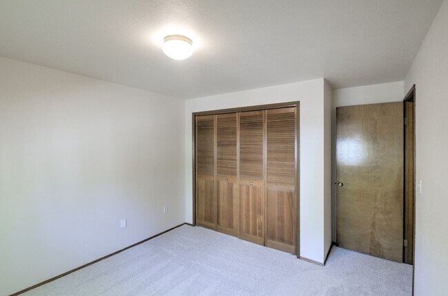 Building Photo - Rent 3 bed property for $2750 per month