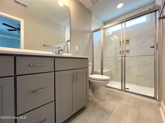 Building Photo - 60 Brownstone Ln