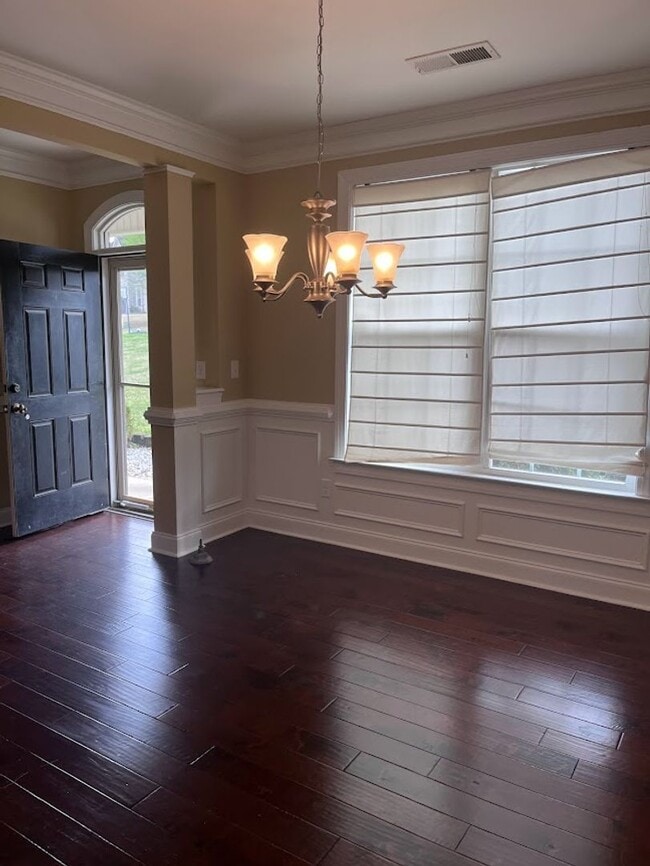 Building Photo - 415 Fernhurst Ln